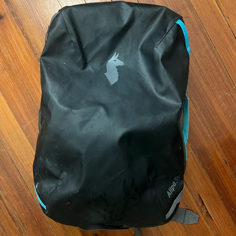 Cotopaxi 35L Allpa Travel Pack (Black/Blue)
